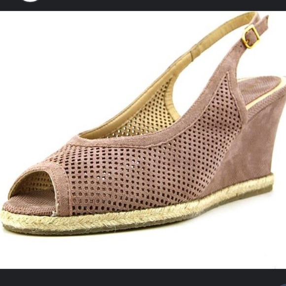 Almafi Women's Gaila Wedge Suede Sandals - Picture 1 of 6